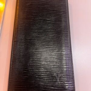 Louis Vuitton Black Wallet Epi Leather Wallet
LV bifold wallet LV cardholder